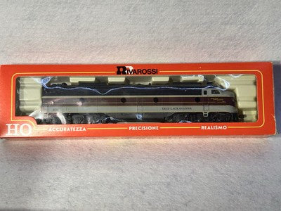 Nice Rivarossi Del & Lack E-8—2 engine/7 Car Passenger Set (Pow./Dum.) HO