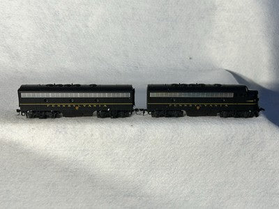 Stout Stewart/KATO  F-7-A/B Phase I Late PENNSY Locos Both Powered