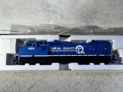 Handsome ATLAS Master Silver CONRAIL Dash 8-40CW Diesel Engine DCC Ready HO