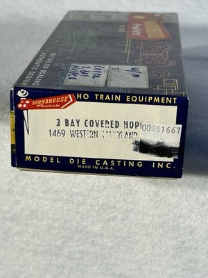Cool Roundhouse Western Maryland RR 2-Bay Ribbed Side Covered Hopper Cars HO