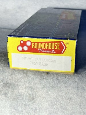 Cool Roundhouse BASF 50’ Modern Tank  Car HO Kit