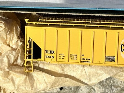 Nice Athearn Cargill 3-Bay Center Flow Covered Hopper Car Kit HO