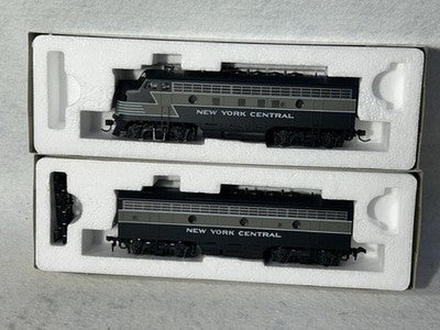 Nice Stewart/KATO F-7 A  & B NYC  RR Lightning Paint Schm. HO Loco, Both Powered