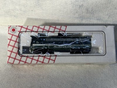 Nice Stewart /KATO/Rivarossi Northern Pacific RR  F-9A/B +5 Car Passenger Set HO