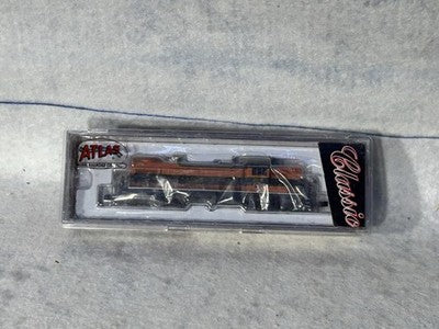 Colorful Atlas Classic Great Northern RR Alco RS-3 Loco N Gauge