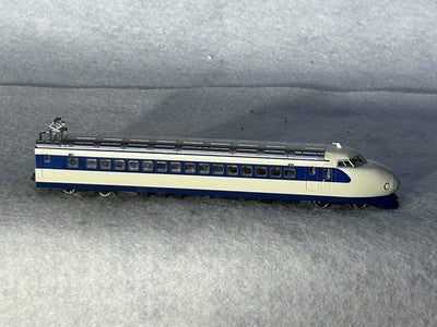 Nice KATO Japanese Bullet Train 2- Engine/2-Car Passenger Set N GAUGE