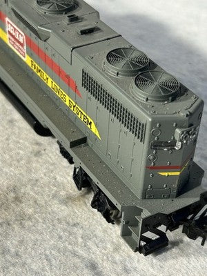 Vey Rare Athearn GP38/40 CSX/Family Lines RR Locomotive HO(No Box/Railings)