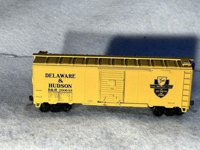 Nice Athearn D & H RR 40’ Box Car HO KD’s/ Weighted/Metal Wheels (No Box)