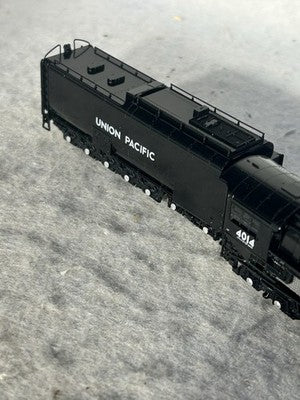 Beautiful KATO Union Pacific Big Boy Steam Locomotive, 4-8-8-4 # 4014 N Gauge