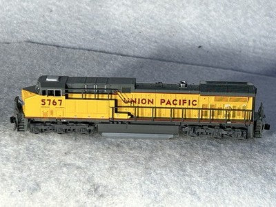 Powerful KATO Union Pacific RR AC4400CW Diesel Engine N GAUGE