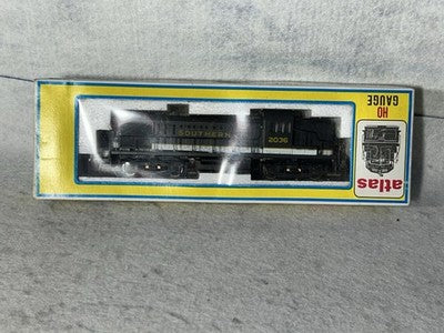 Nice Atlas/KATO Southern Railroad  Tuxedo Scheme Alco RS-3 Loco HO