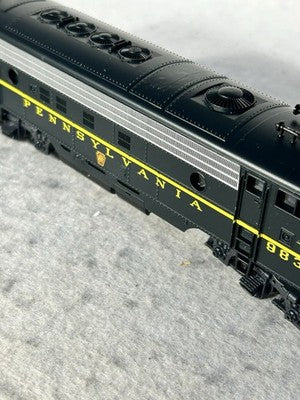 Beautiful Atlas/KATO Pennsylvania RR F- 7A Engine HO