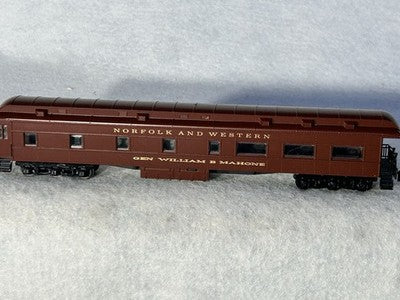 Beautiful Athearn Norfolk &Western RR University Series 8 Car Passenger Set HO