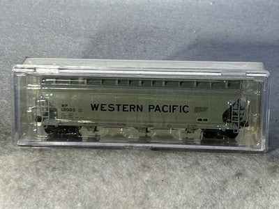 Nice Intermountain WesternPacific RR 3-Bay Center Flow Covered Hopper Car N