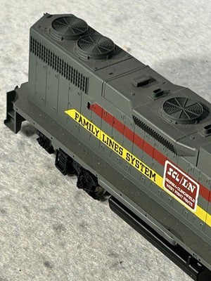 Vey Rare Athearn GP38/40 CSX/Family Lines RR Locomotive HO(No Box/Railings)