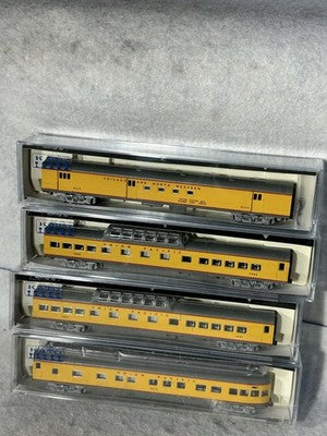 Beautiful KATO Union Pacific Streamliner 4-Car Passenger Set “C” N GAUGE
