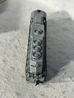 Nice ATLAS/KATO GP-40 Louisville & Nashville RR Locomotive HO