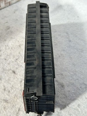 Nice Athearn Santa Fe RR 50’ Double Door Box Car HO Metal Wheels, KD’s (Ex Box)