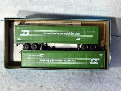 Cool Athearn Blue Box Burlington Northern RR 45’ Trailer Kits HO