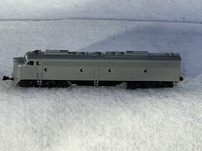 Nice  KATO Undecorated E-8/9 A Diesel Engine N GAUGE