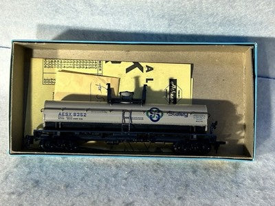 Nice Athearn Blue Box Staley  Single Dome Tank Car HO