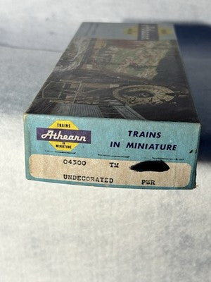 Nice Athearn FM Trainmaster Undecorated Engine HO