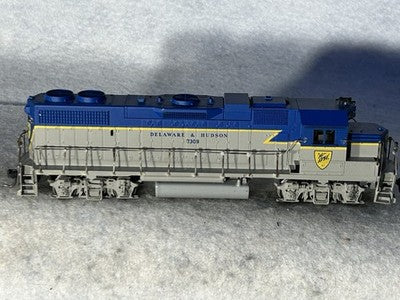 Cool Athearn Blue Box Delaware & Hudson  GP-38-2 Locomotive HO