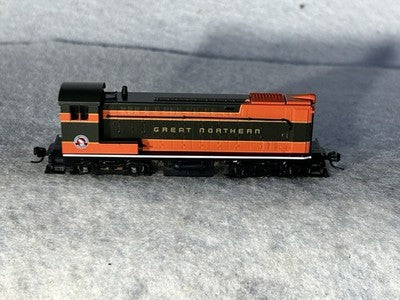 Colorful Atlas Great Northern RR VO-1000 Switcher  Locomotive N Gauge DCC Ready
