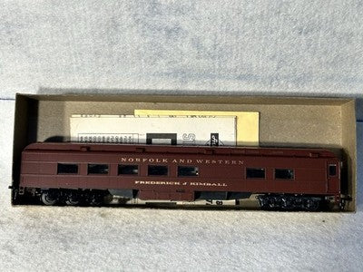 Beautiful Athearn Norfolk &Western RR University Series 8 Car Passenger Set HO