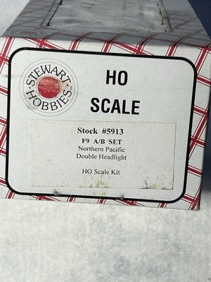 Nice Stewart /KATO/Rivarossi Northern Pacific RR  F-9A/B +5 Car Passenger Set HO