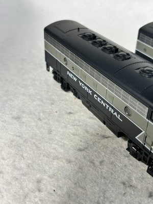Nice Stewart/KATO F-7 A  & B NYC  RR Lightning Paint Schm. HO Loco, Both Powered