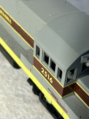 Beautiful Stewart /KATO GE EL Railroad U-25B Diesel Engine  HO