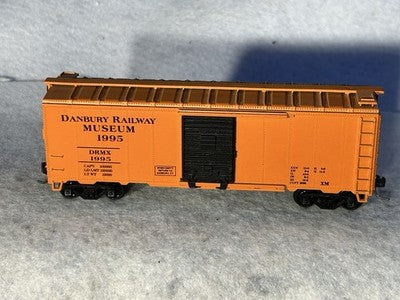 Athearn Danbury Museum 40’ Box Car HO KD Couplers/Weighted/Metal Wheels (No Box)