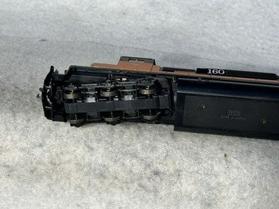 Beautiful KATO Milwaukee Road SD-40-2 Diesel Locomotive HO (Ex Box, Railings)