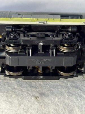 Beautiful Stewart /KATO GE EL Railroad U-25B Diesel Engine  HO