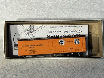 Select Accurail Various RR 40’ Reefer Car  Kits HO