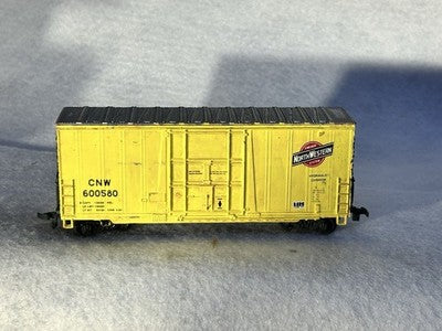 Sharp Athearn Blue Box Chicago Northwestern RR 40’High Cube Box  HO