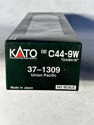 Beautiful KATO Union Pacific RR C-44-9W Diesel Engine HO