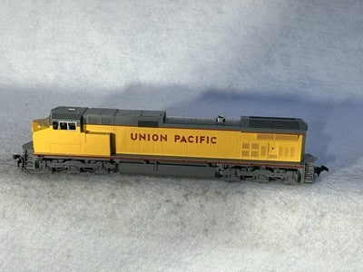 Beautiful KATO Union Pacific RR C-44-9W Diesel Engine HO