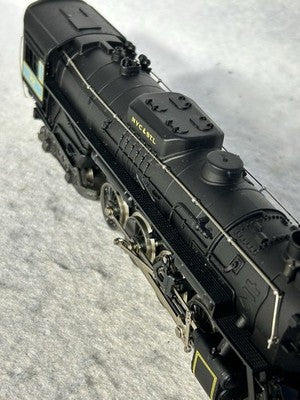 Beautiful Rivarossi NYC/StL RR 2-8-4 Berkshire Locomotive/ 2 Passenger Car Set