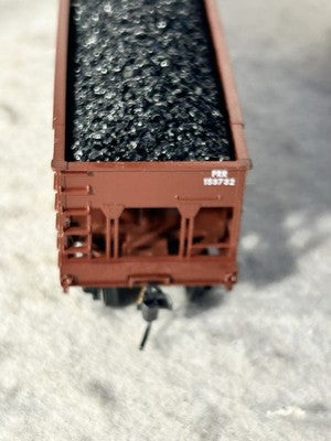 Nice Bowser Pennsylvania RR 40’ 4-Bay Hopper Cars/Coal Loads/KD’s HO