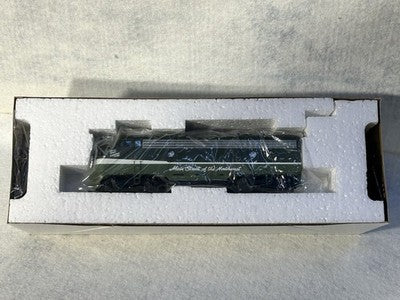 Nice Stewart /KATO/Rivarossi Northern Pacific RR  F-9A/B +5 Car Passenger Set HO