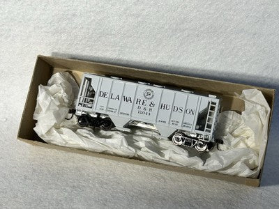 Cool Branchline Models D & H 2-Bay Covered Hopper Cars HO