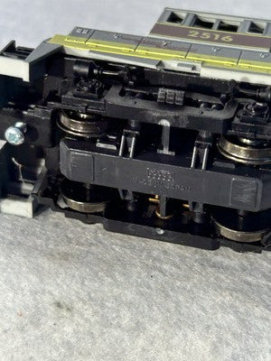Beautiful Stewart /KATO GE EL Railroad U-25B Diesel Engine  HO
