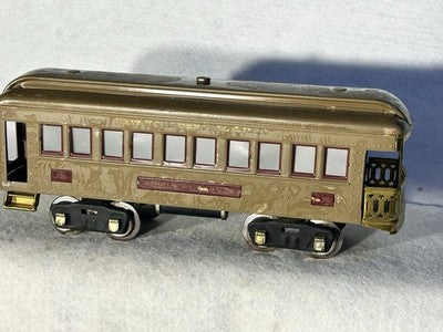 Lionel New York Central RR Standard  Gauge Pre-War Locomotive/4 Passenger Cars