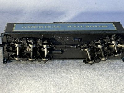 Beautiful Rivarossi NYC/StL RR 2-8-4 Berkshire Locomotive/ 2 Passenger Car Set