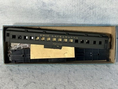 Nice Athearn Erie Lackawanna RR 5 Car Passenger Set HO
