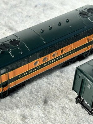 Nice Intermountain GN Empire Builder RR  FT-A/B Both Units Pwrd. Locomotive Set