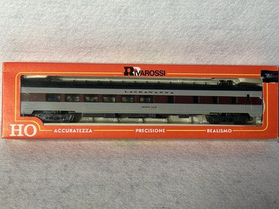 Nice Rivarossi Del & Lack E-8—2 engine/7 Car Passenger Set (Pow./Dum.) HO