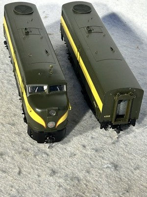 Nice Proto 2000 FA -2 A/B Seaboard Air Line  RR HO Locomotives  (Incorrect Box)